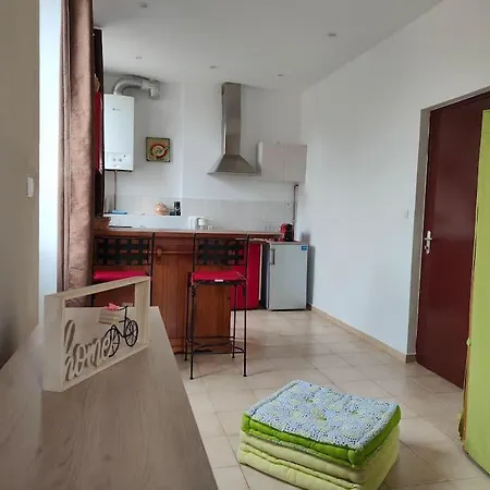 4 Pers In District Of The Typical Panier Apartment